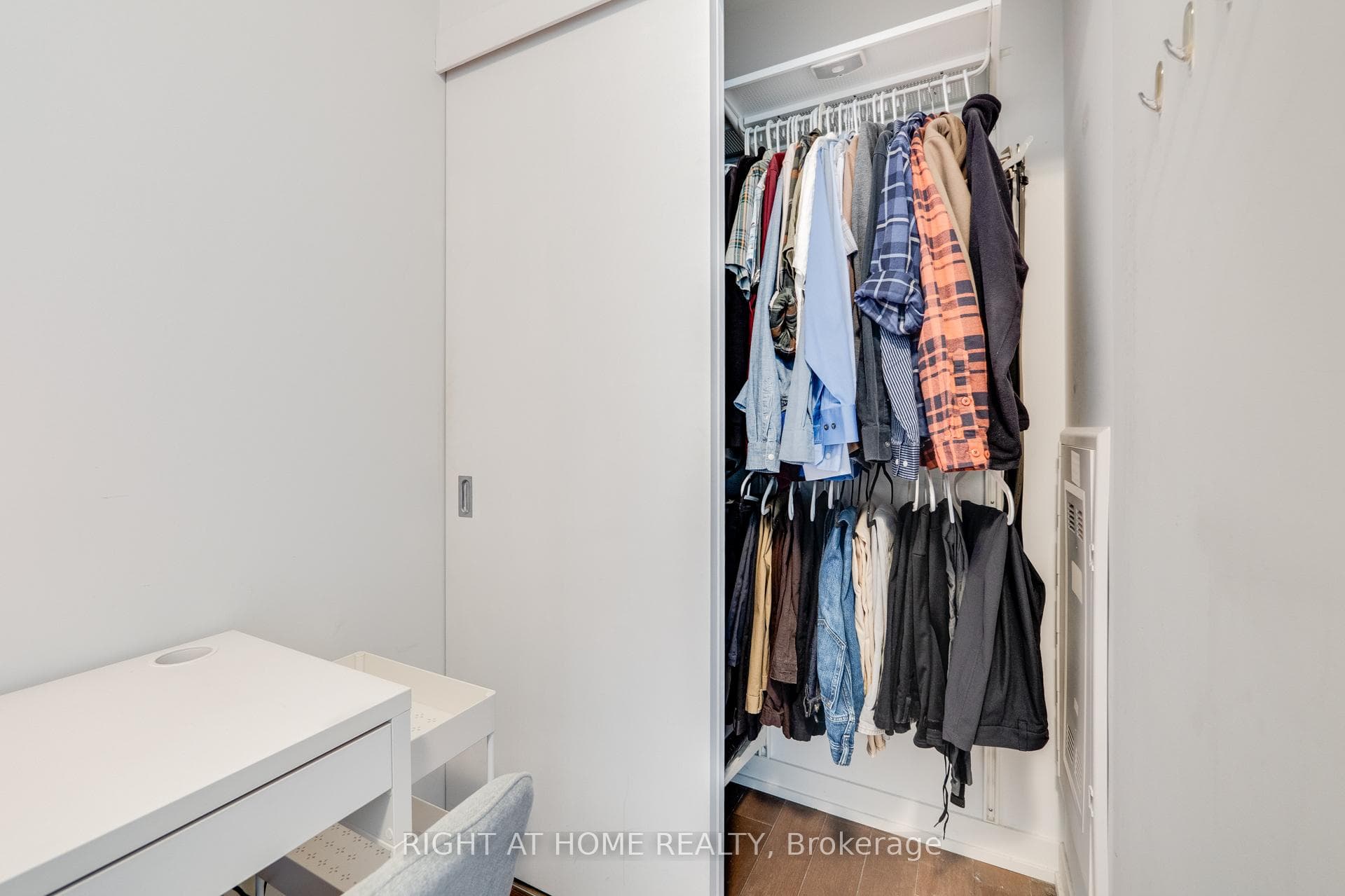 170 Fort York Boulevard Unit 2807 photo 19