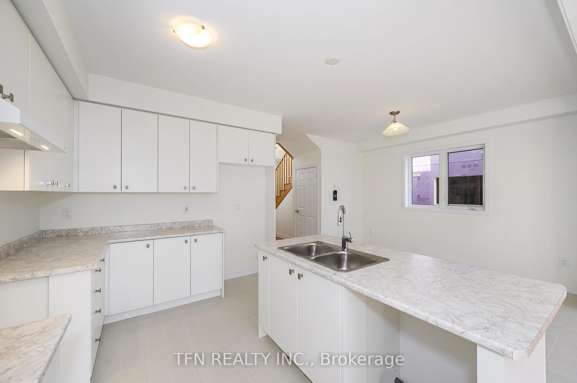 70 Wintergreen Crescent photo 10