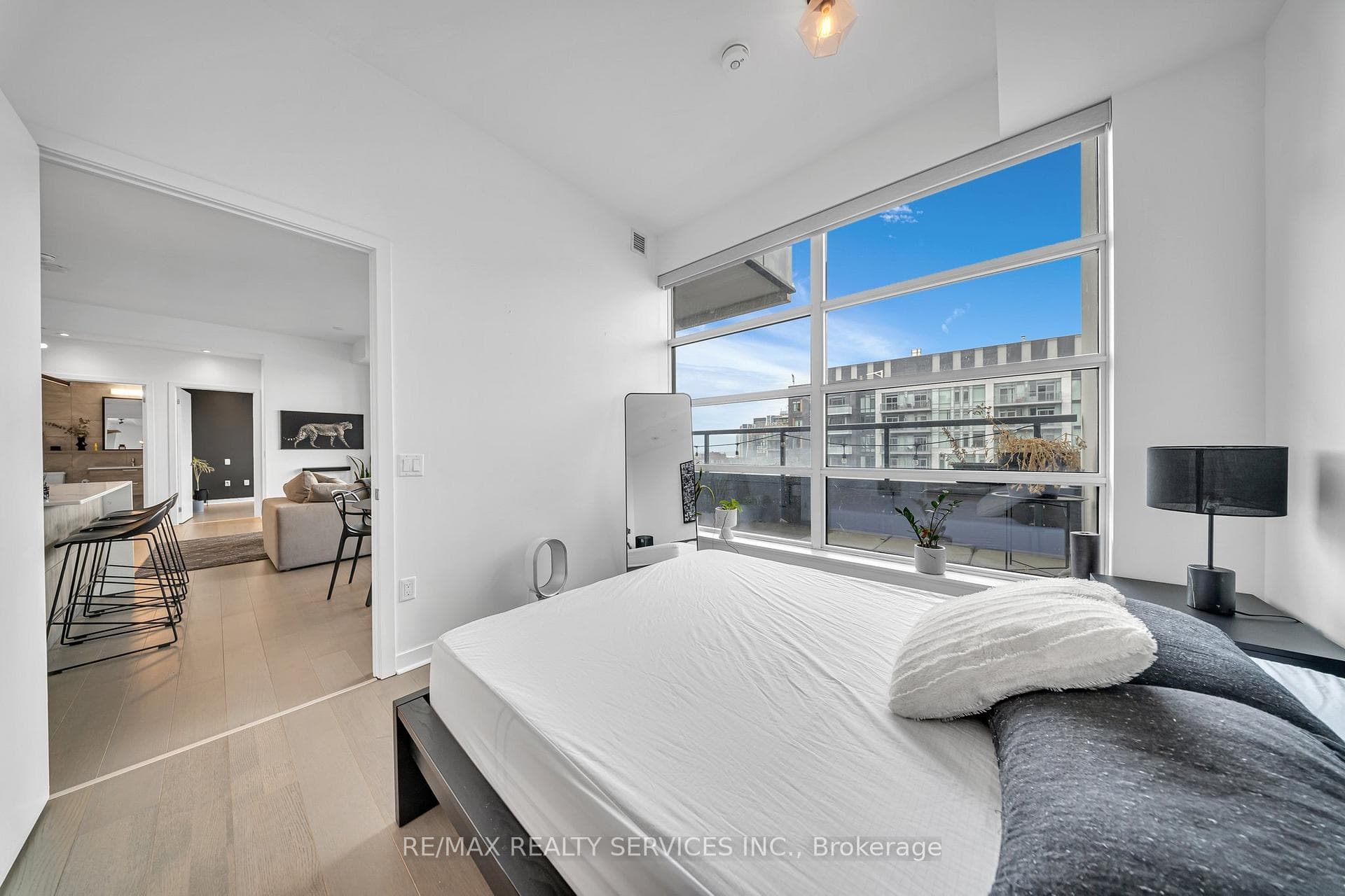 501 Adelaide Street Unit 1404 photo 22