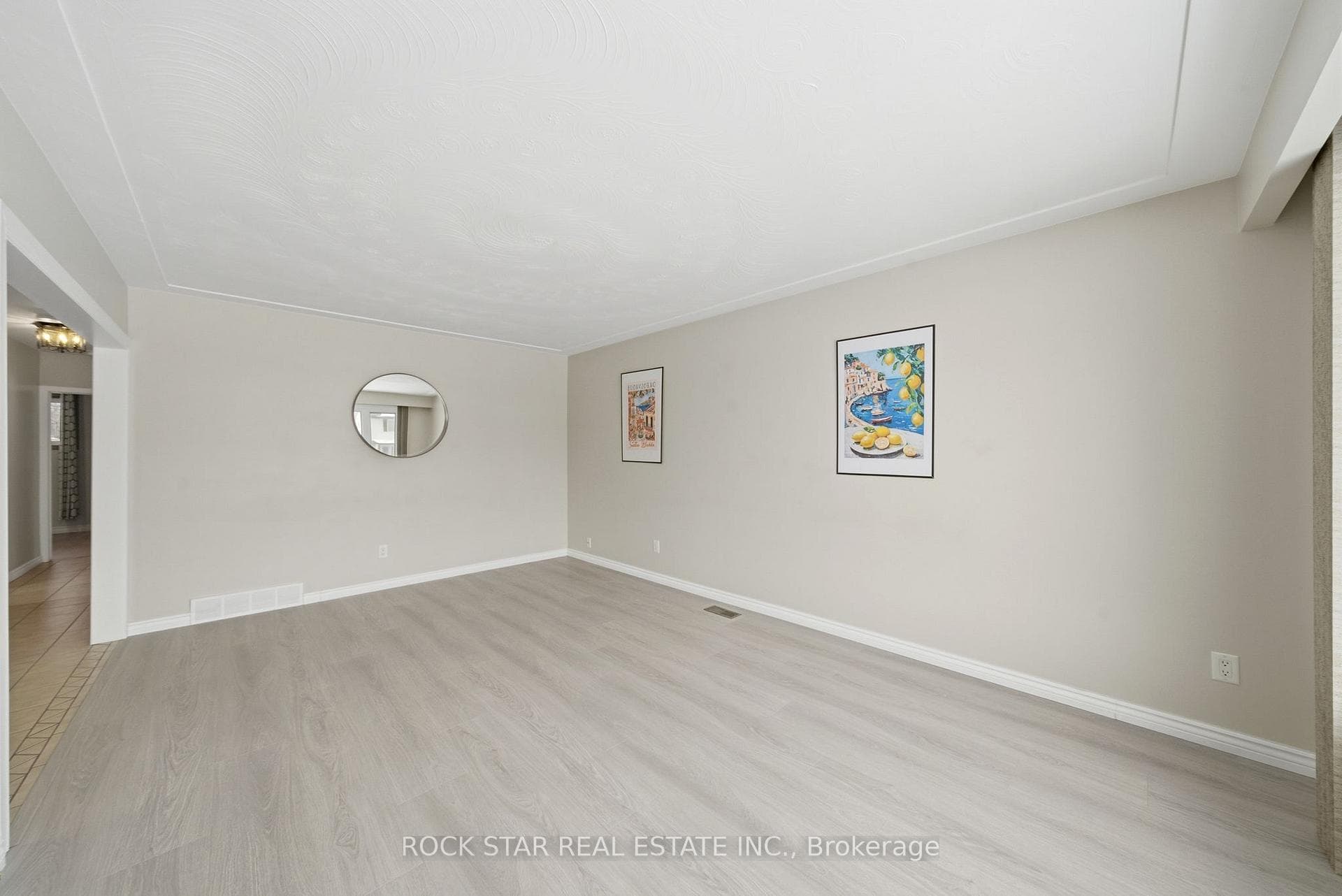 60 Champlain Avenue photo 10