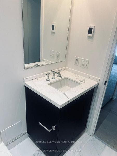 505 Glencairn Avenue Unit 211 photo 17