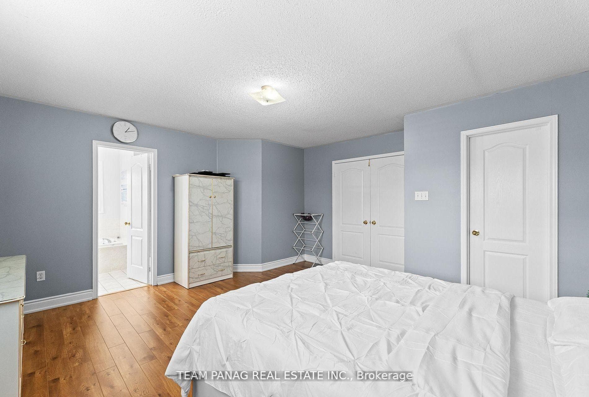 16 Saintsbury Crescent photo 13