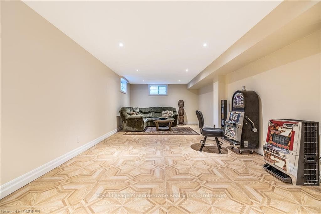 5 OAK RIDGE Drive photo 41