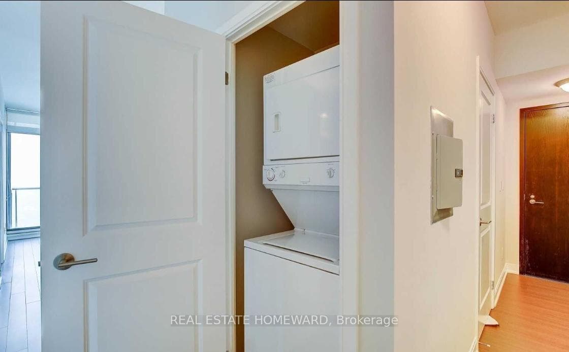 18 Yorkville Avenue Unit 2801 photo 14