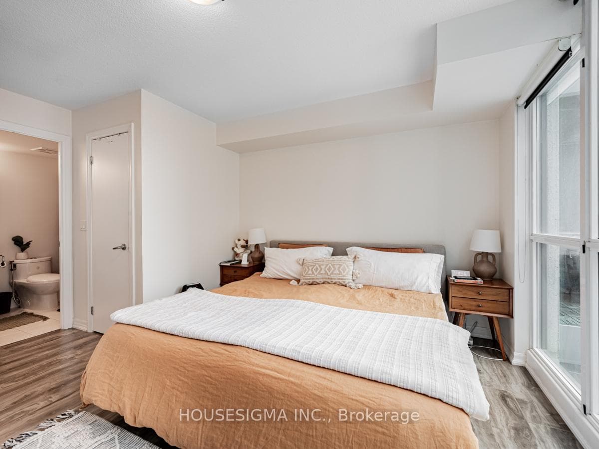 16 Yonge Street Unit 1911 photo 23