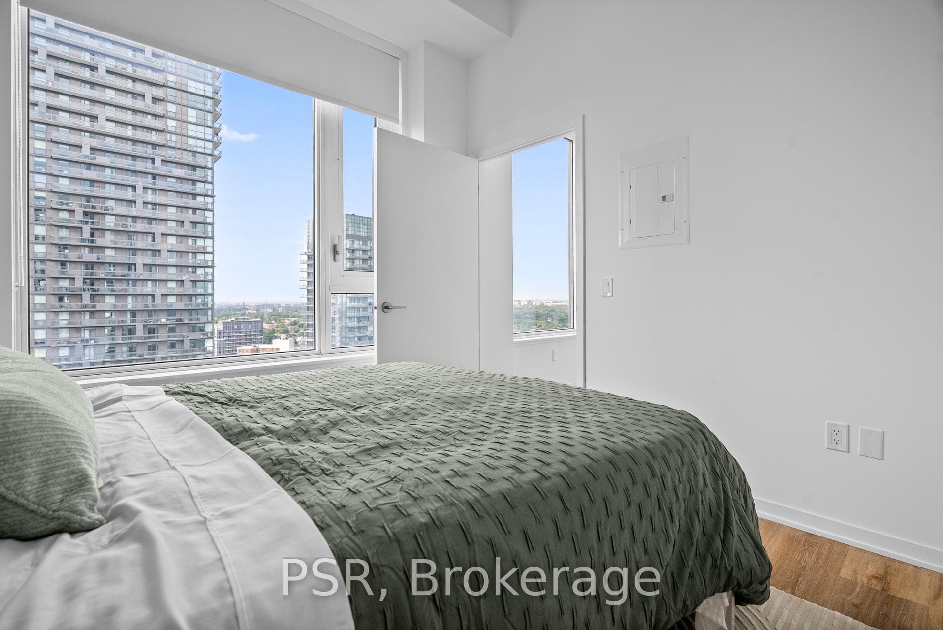 101 Roehampton Avenue Unit 3311 photo 5