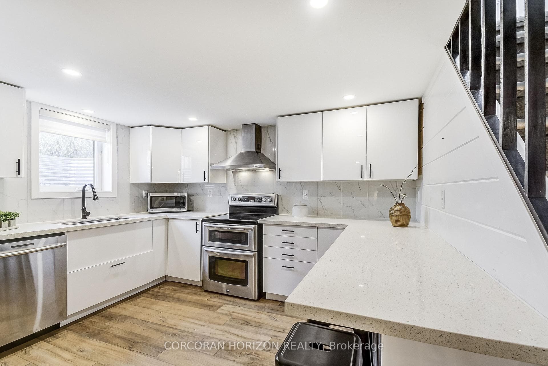 11 Thorncliff Drive photo 27