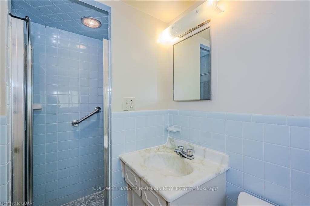 33 Applewood Crescent photo 20