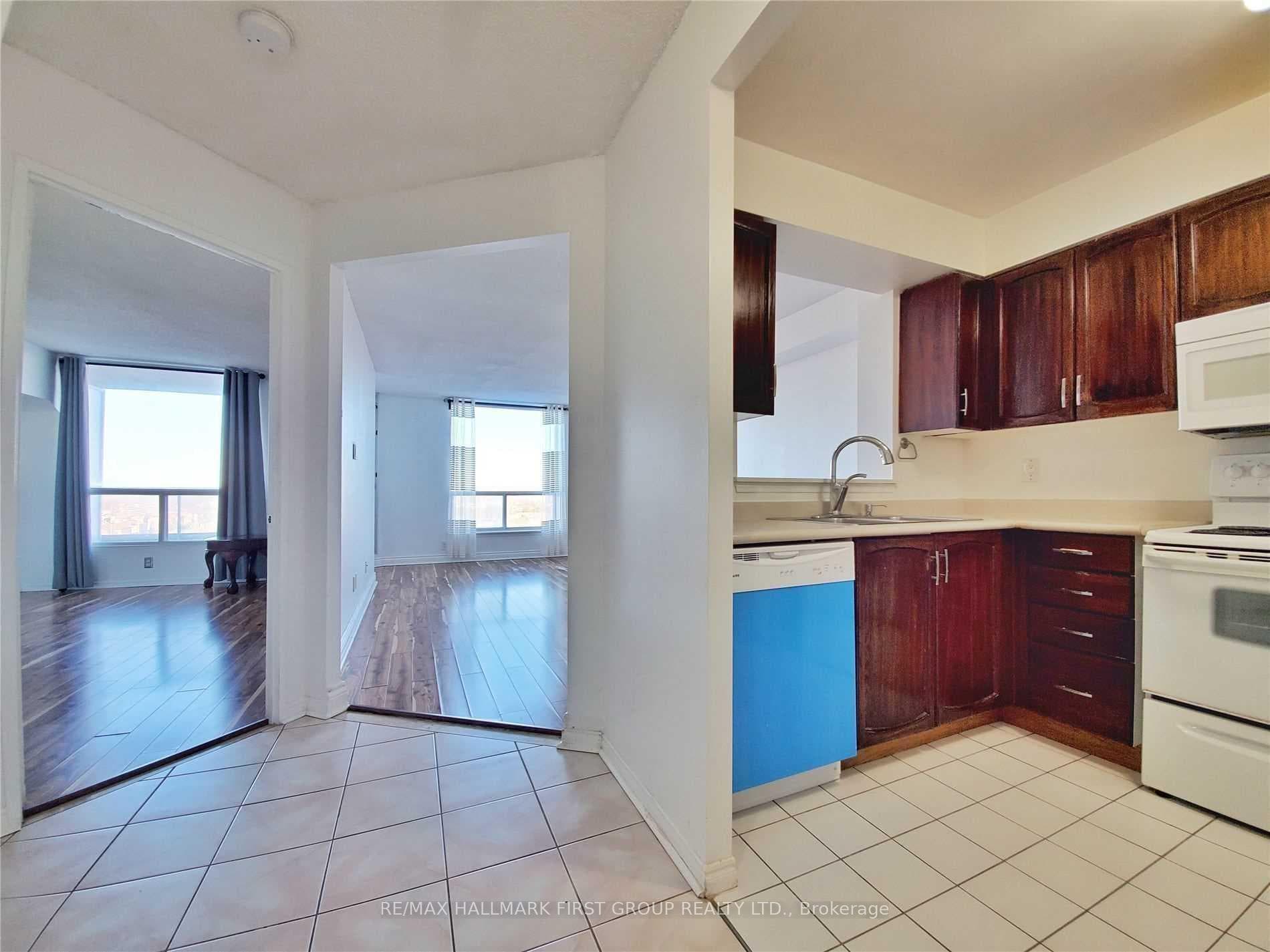 480 Mclevin Avenue Unit 705 photo 3