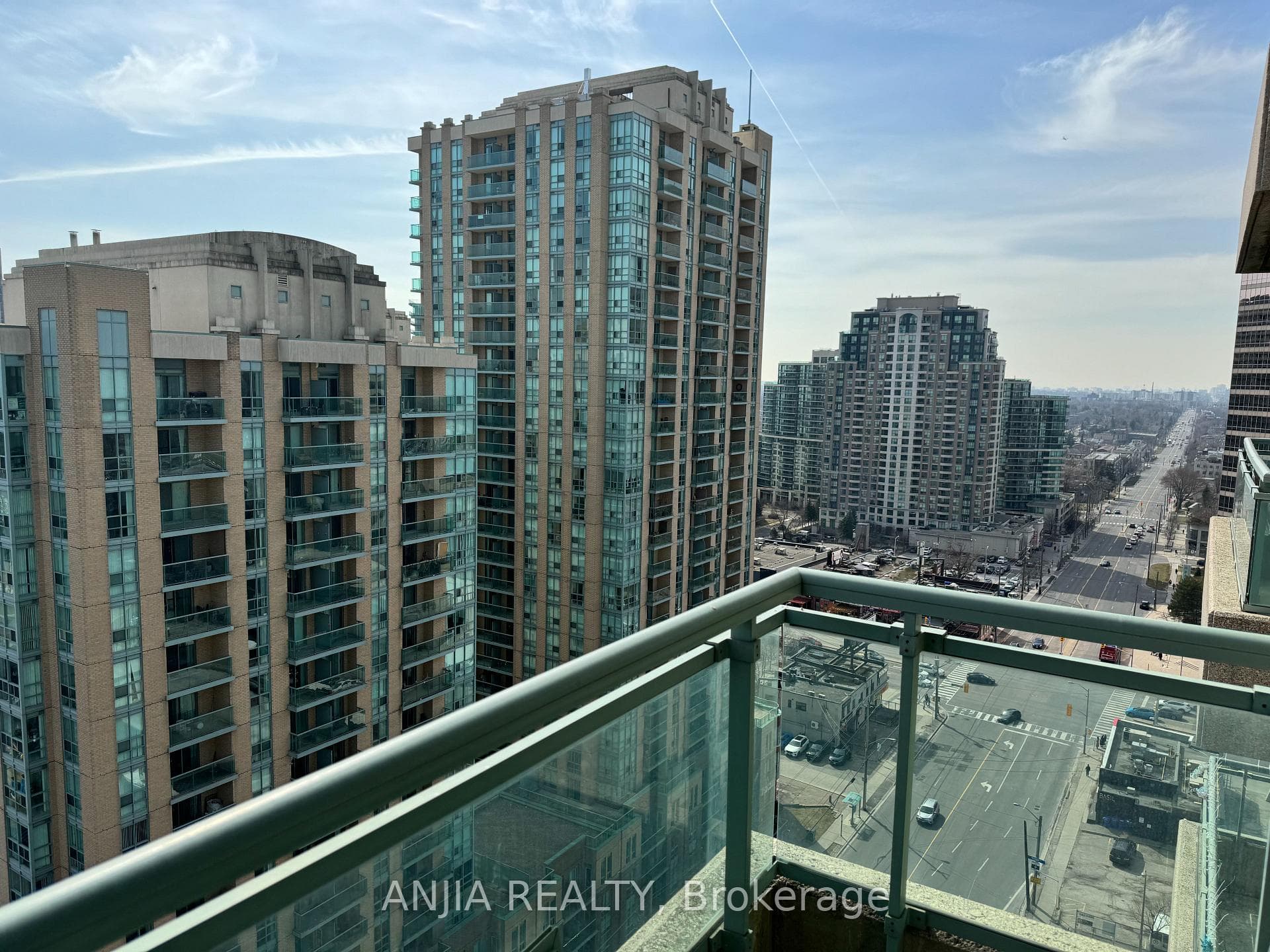 3 Pemberton Avenue Unit 2001 photo 11