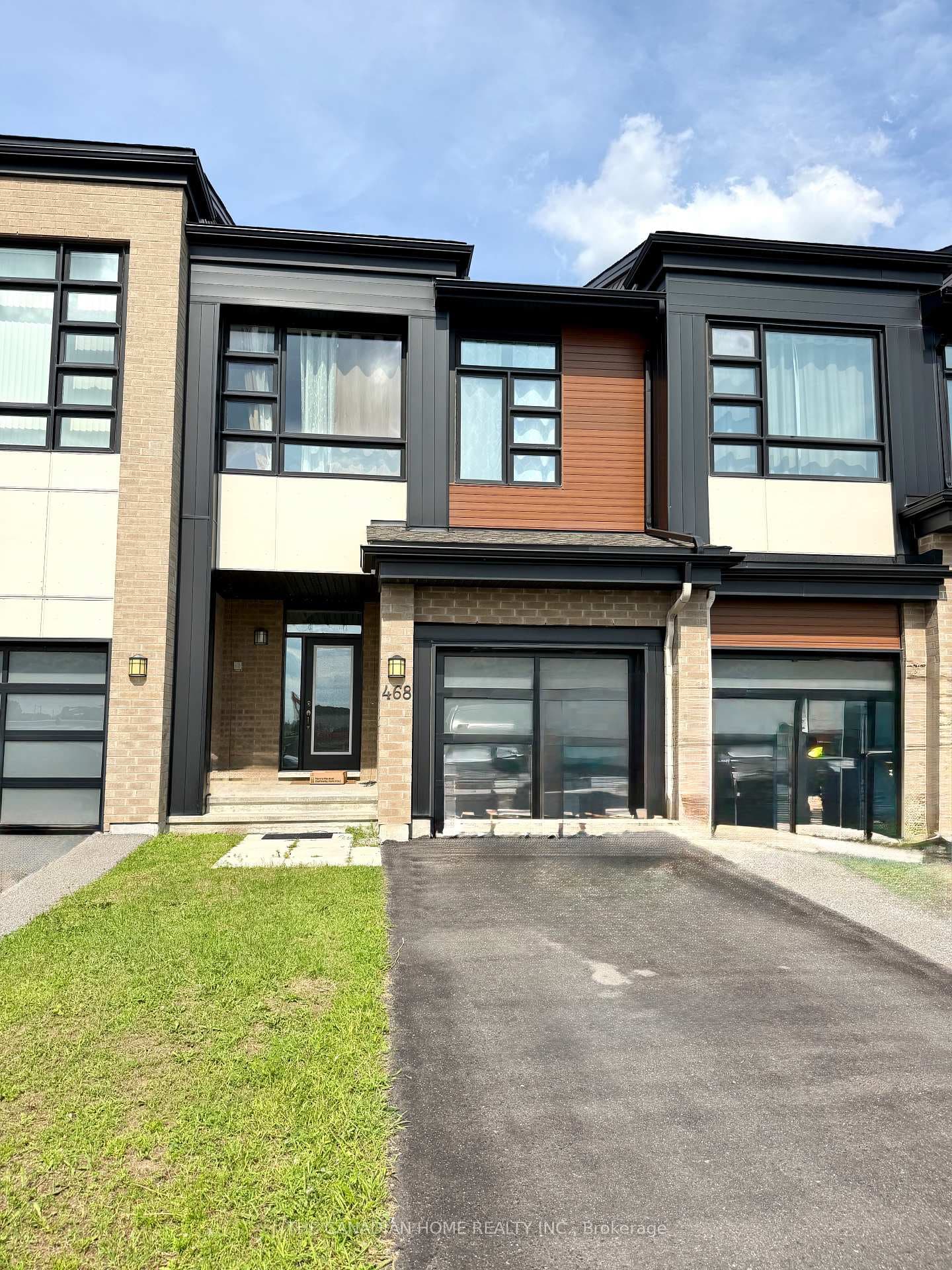 468 Trident Mews photo 1
