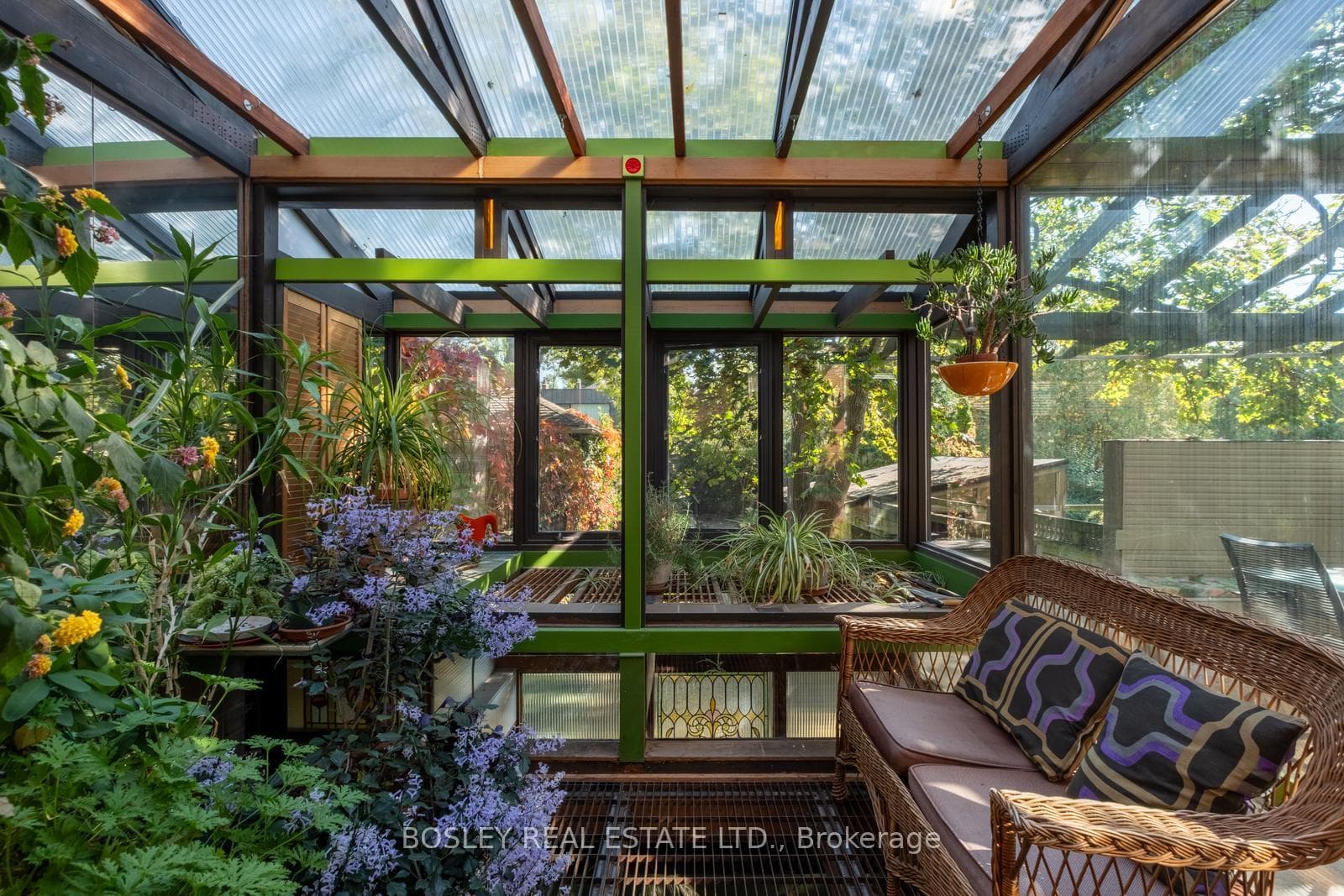 169 Heath Street photo 18