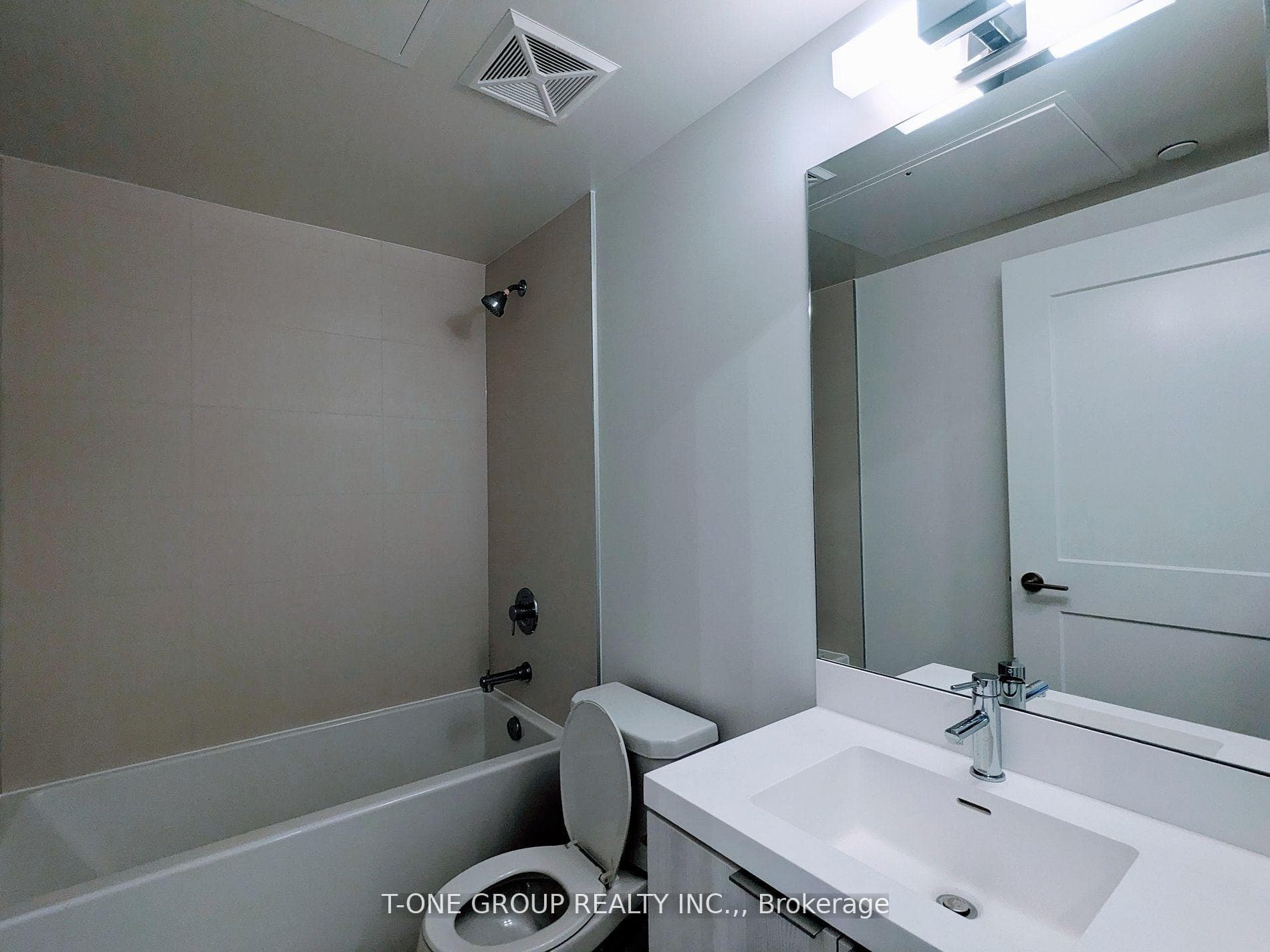28 Widmer Street Unit 3722 photo 10