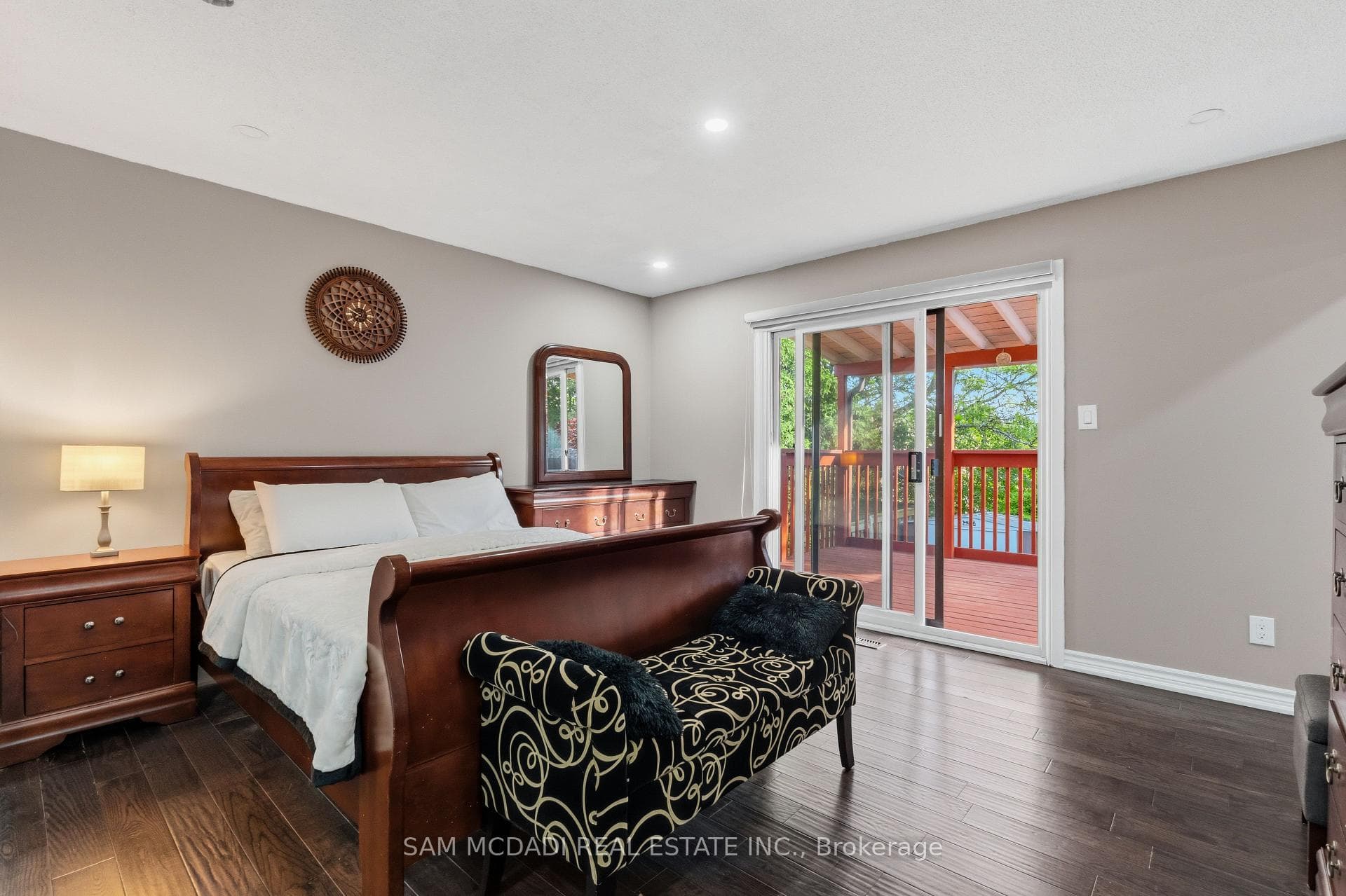 6 Chesham Court photo 24