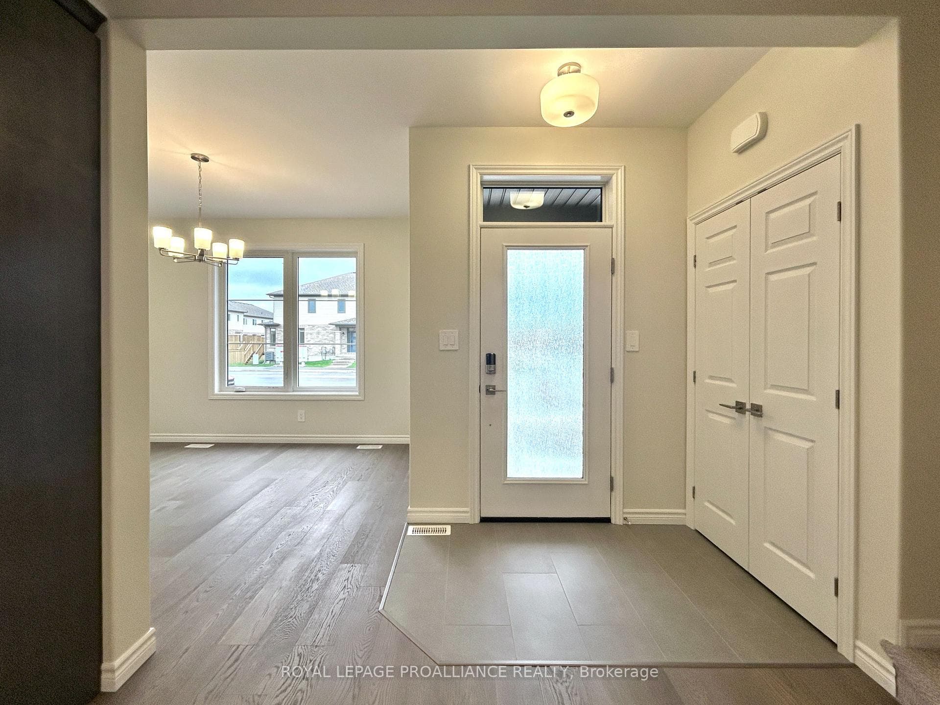 36 Riverstone Way photo 2