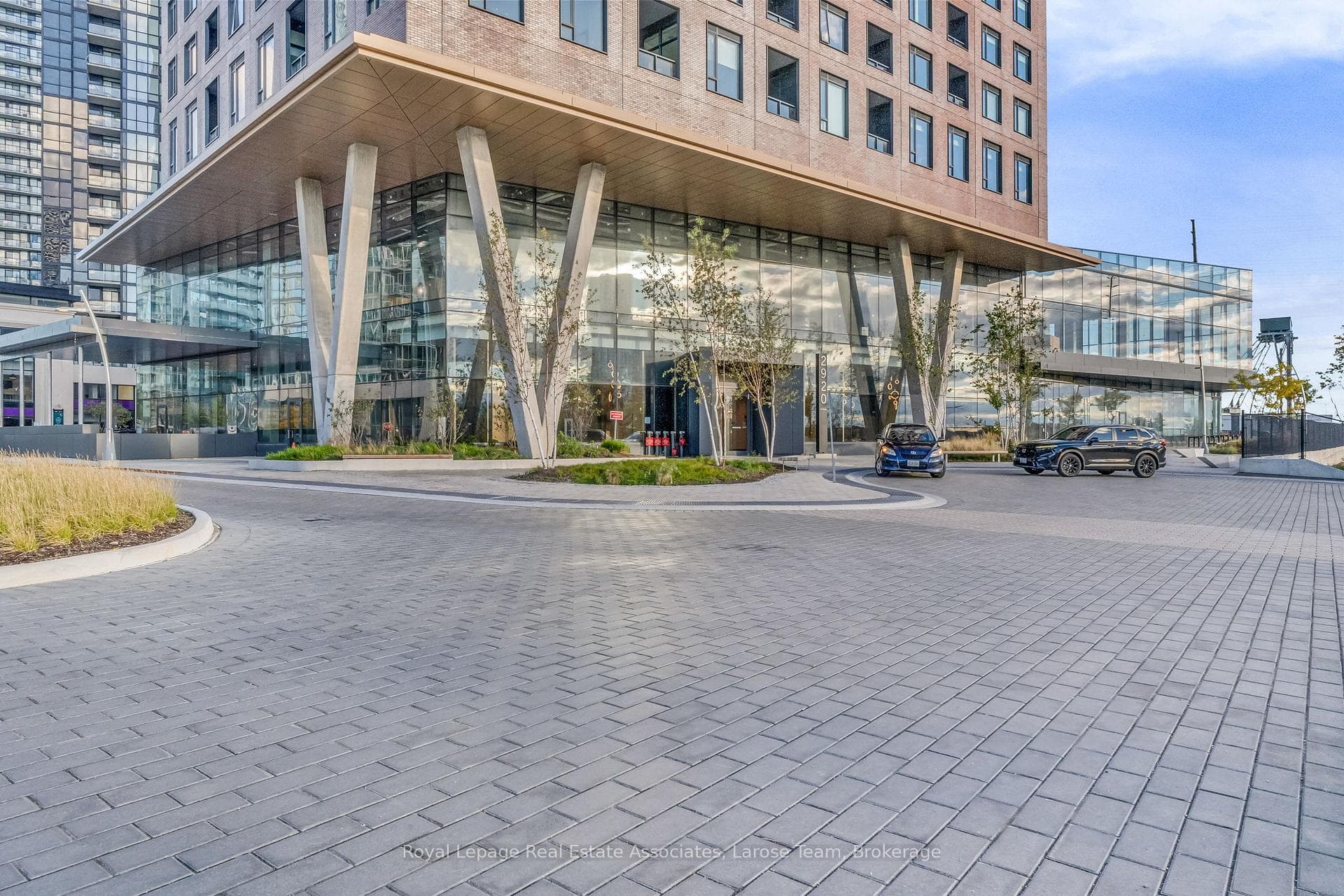 2920 Highway 7 Road Unit 3707 photo 1