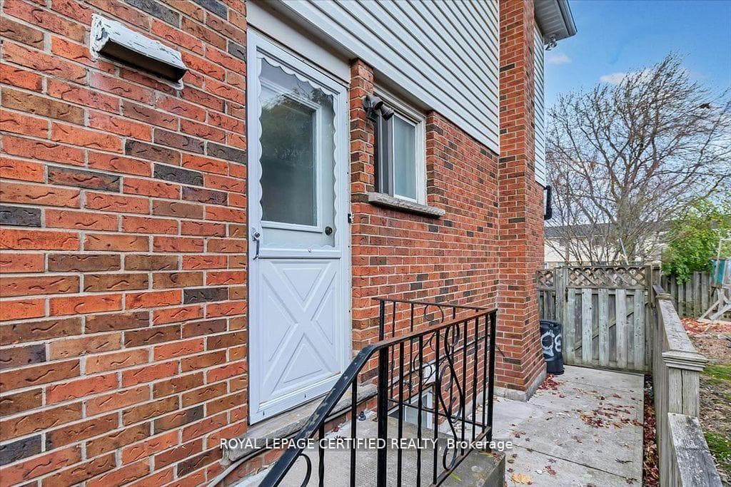 35 Trenholme Crescent photo 29
