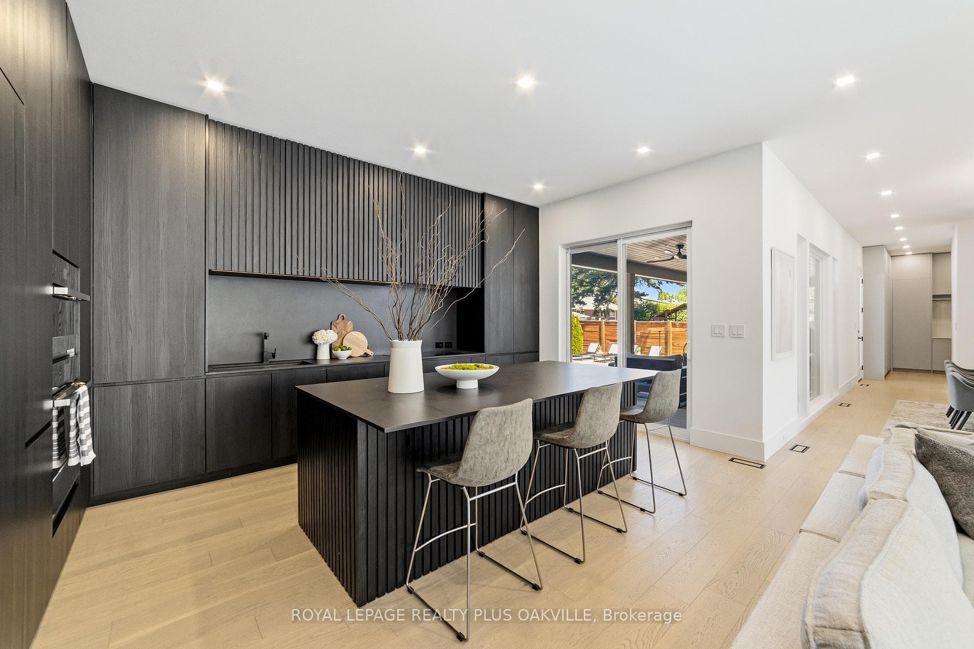 1189 Tisdale Street photo 5