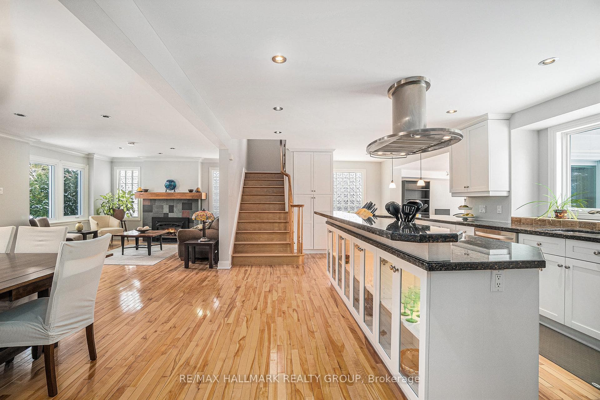494 Mansfield Avenue photo 9