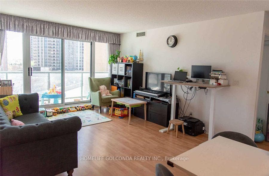 5500 Yonge Street Unit 505 photo 7
