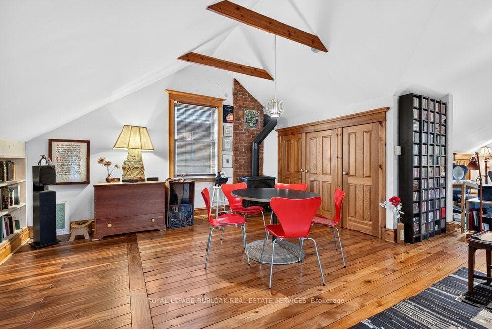 526 Burlington Avenue photo 30