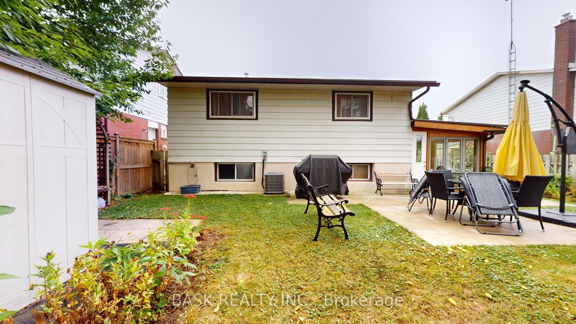 119 Hillbrook Crescent photo 39