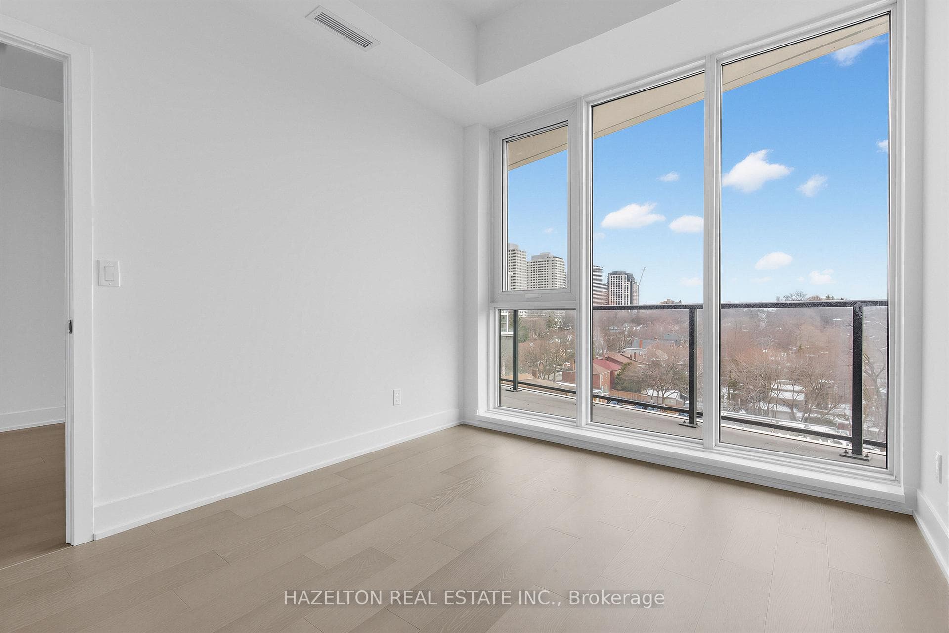 8 Manor Road Unit 705 photo 12