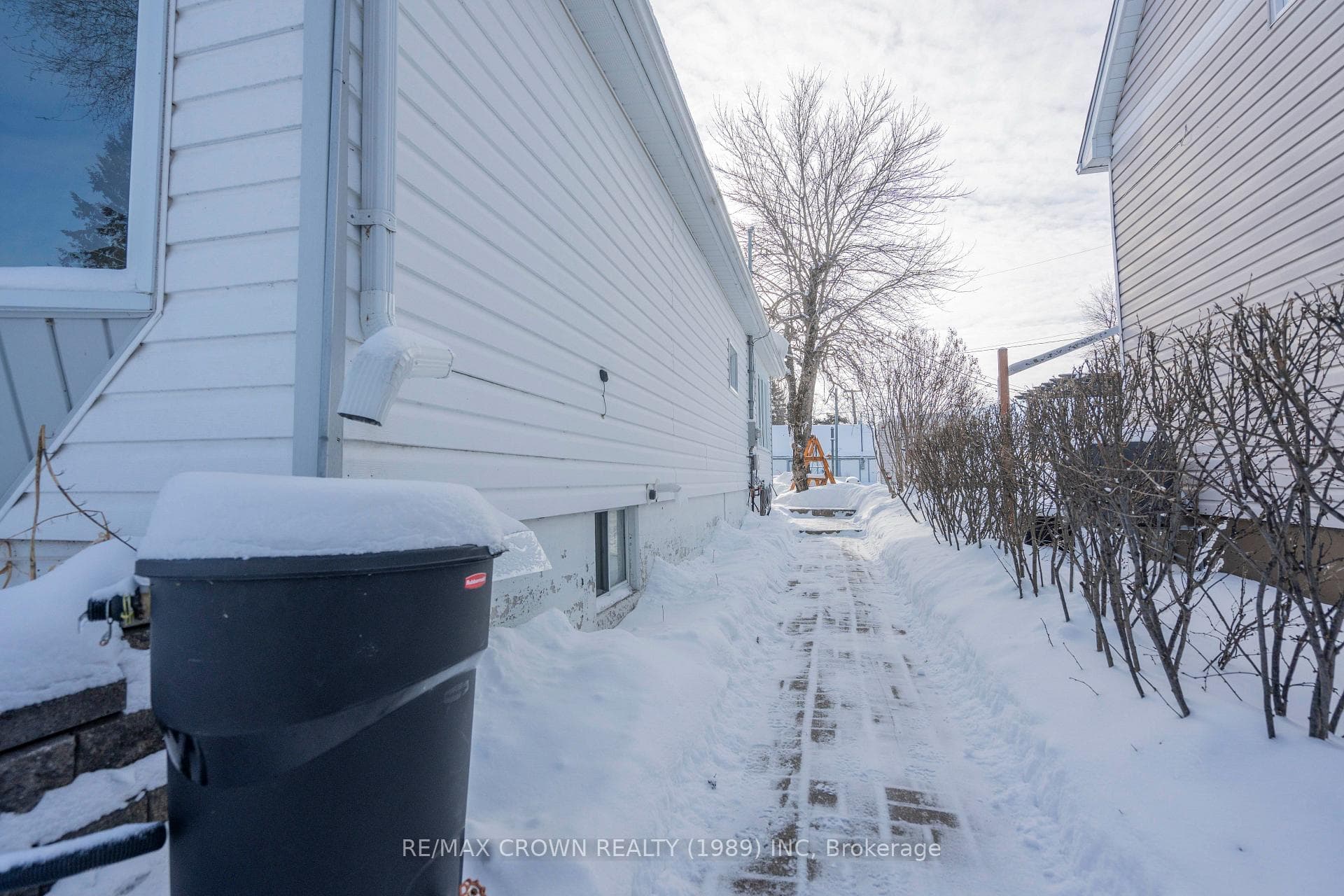 63 Bowman Avenue photo 2