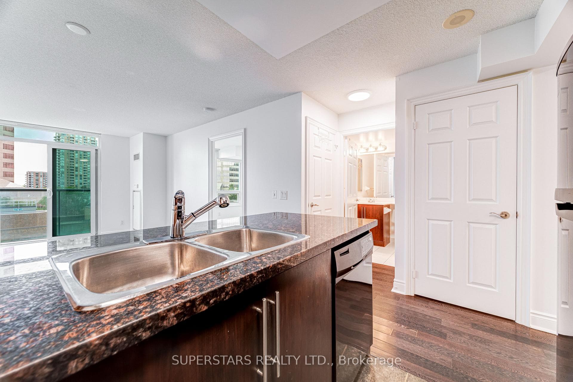 25 Greenview Avenue Unit 524 photo 13