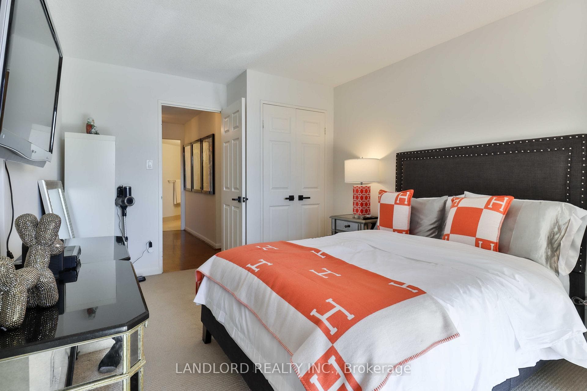 278 Bloor Street Unit 1801 photo 20