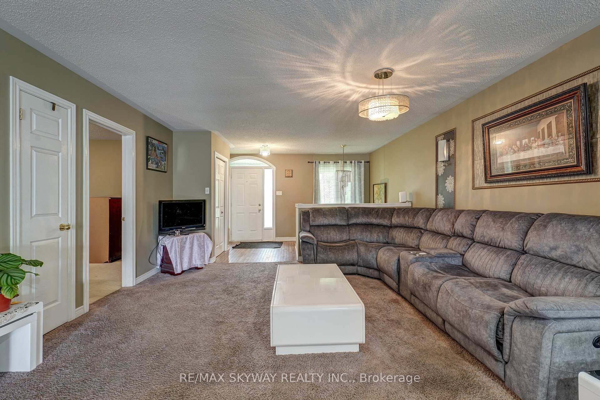 51 EULA WHITE Crescent photo 9