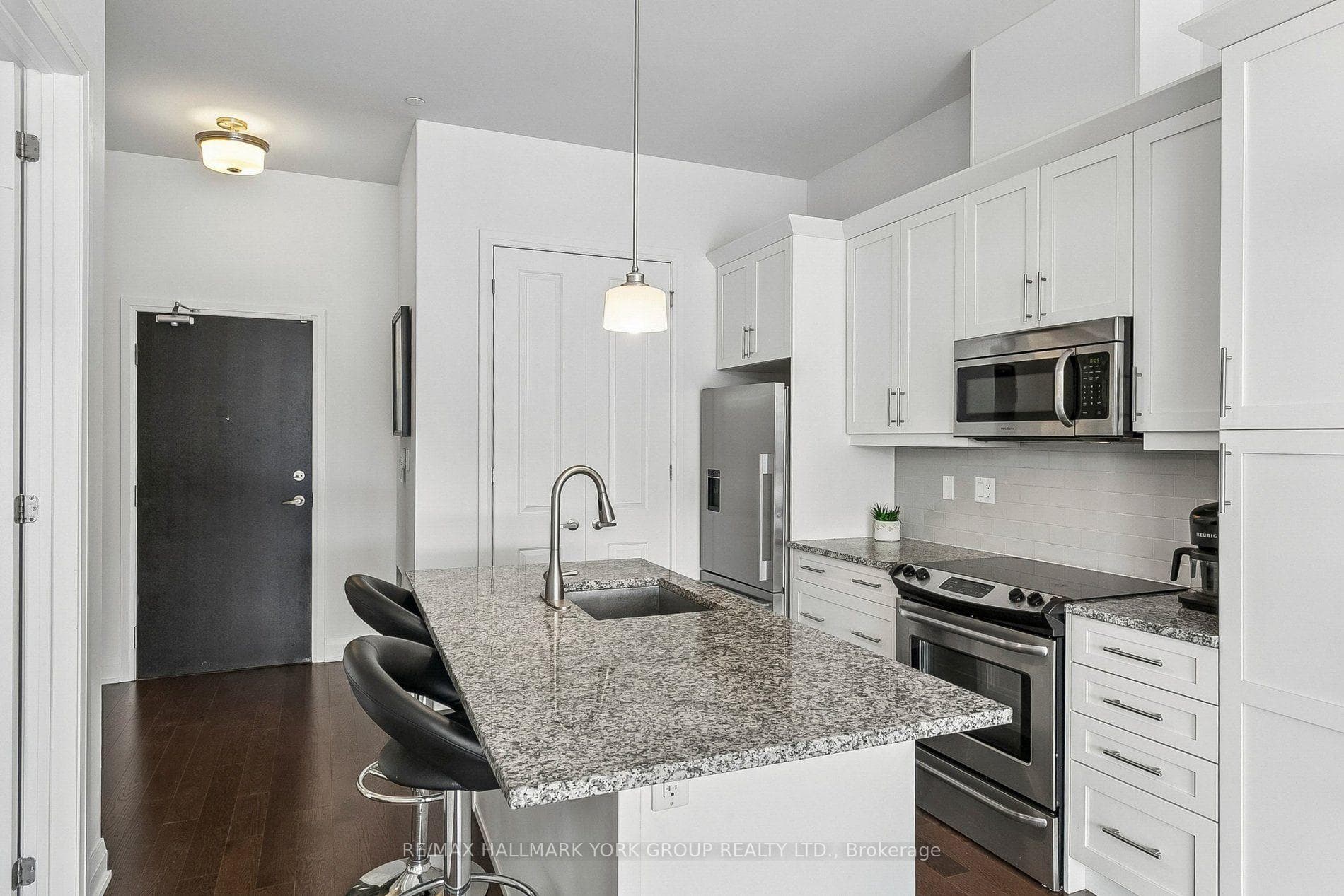 15277 Yonge Street Unit 309 photo 9
