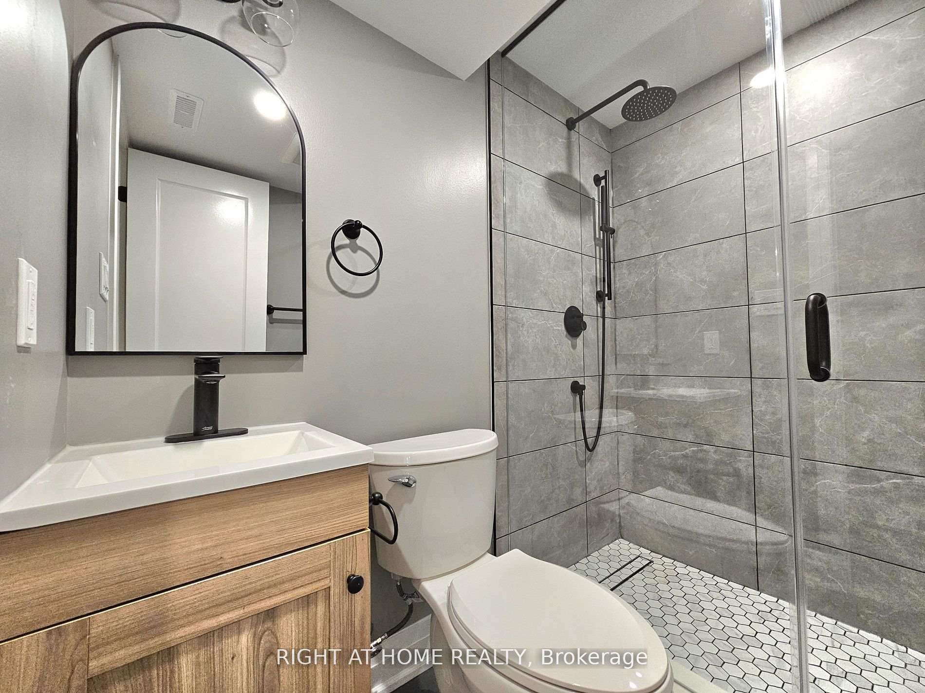 406 Calderstone Crescent Unit Bsmt photo 8