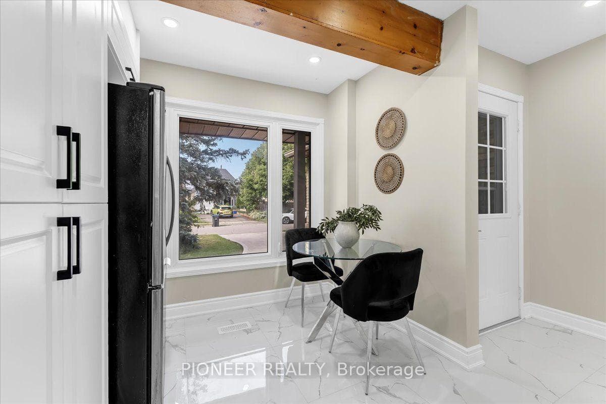 22 Wolverton Crescent photo 15
