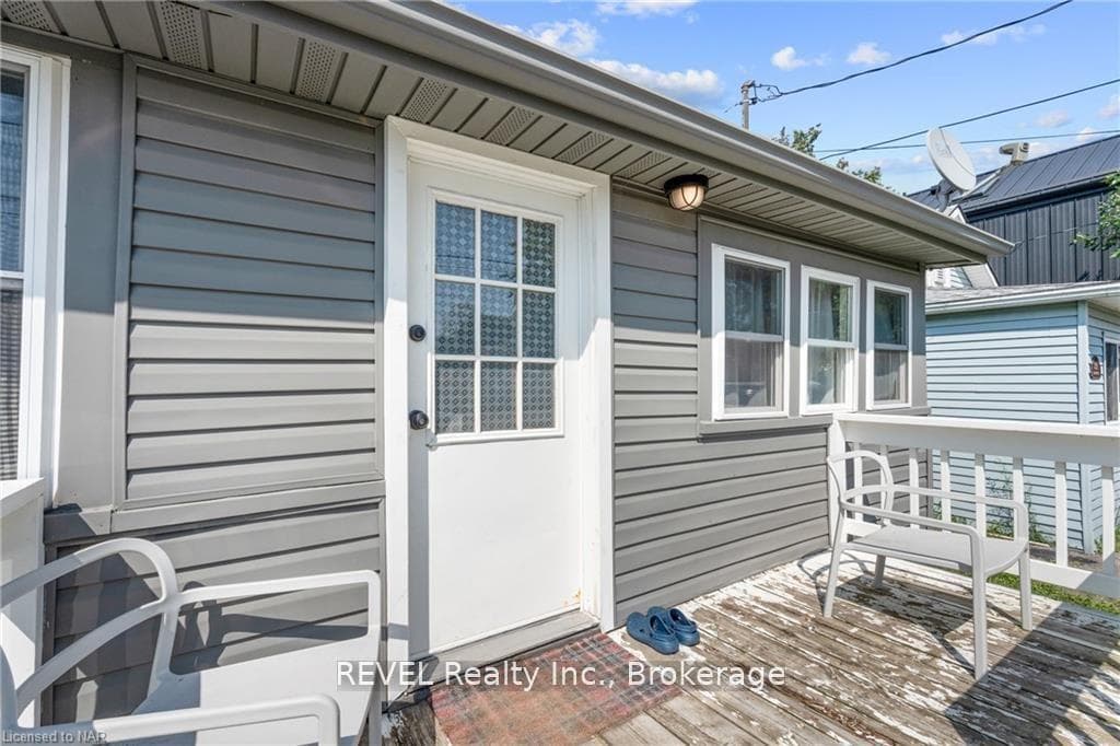 3842 Roxborough Avenue photo 3