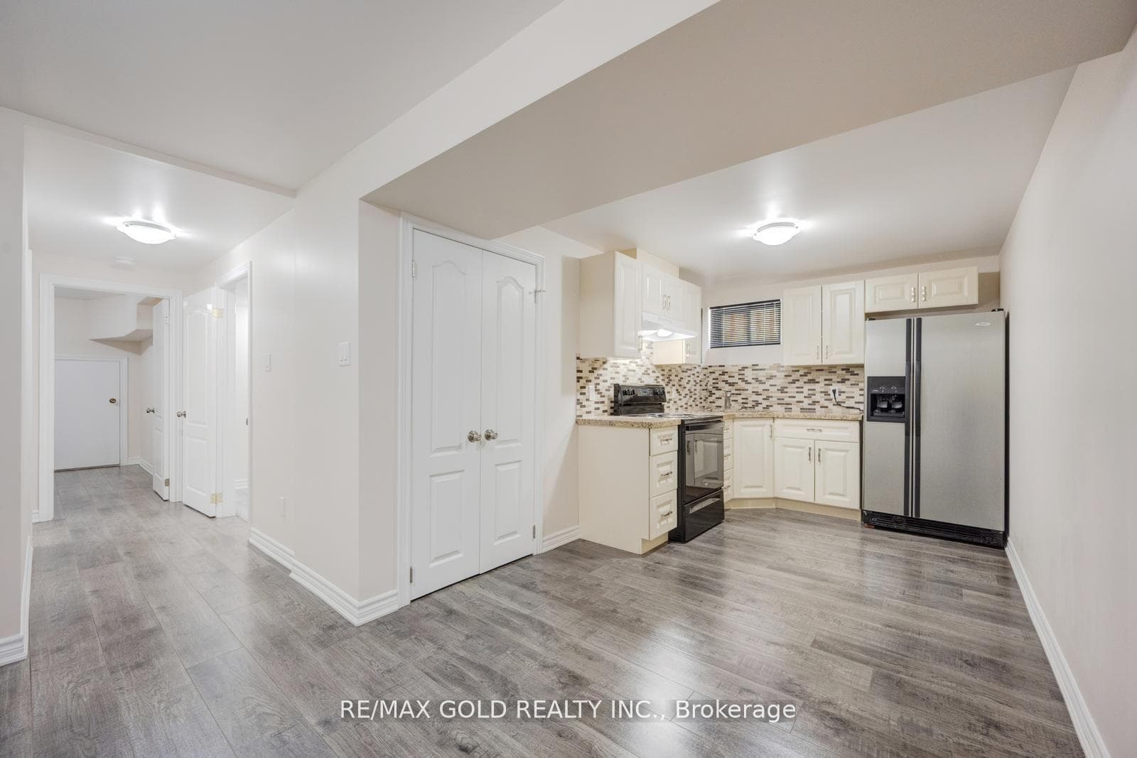6258 Atherly Crescent photo 31