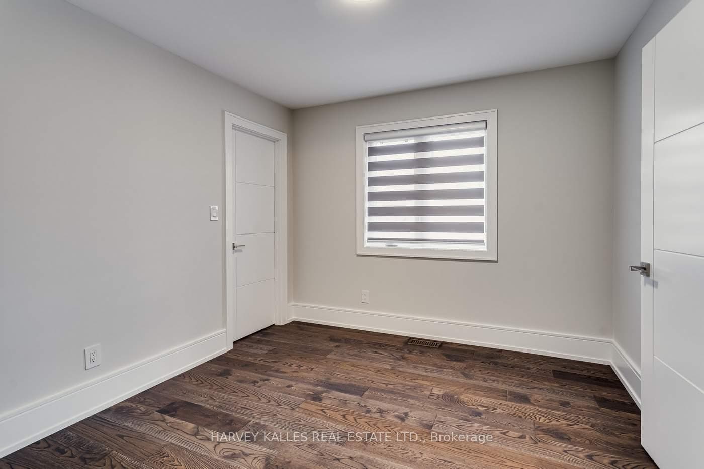 31 Regina Avenue photo 22