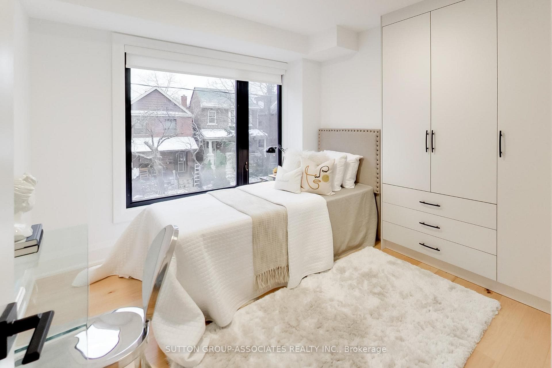 130 Benson Avenue photo 18
