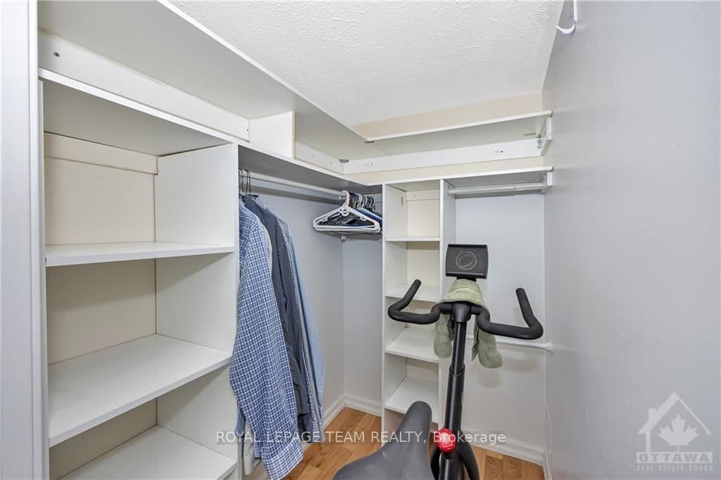 530 LAURIER Avenue Unit 1108 photo 13