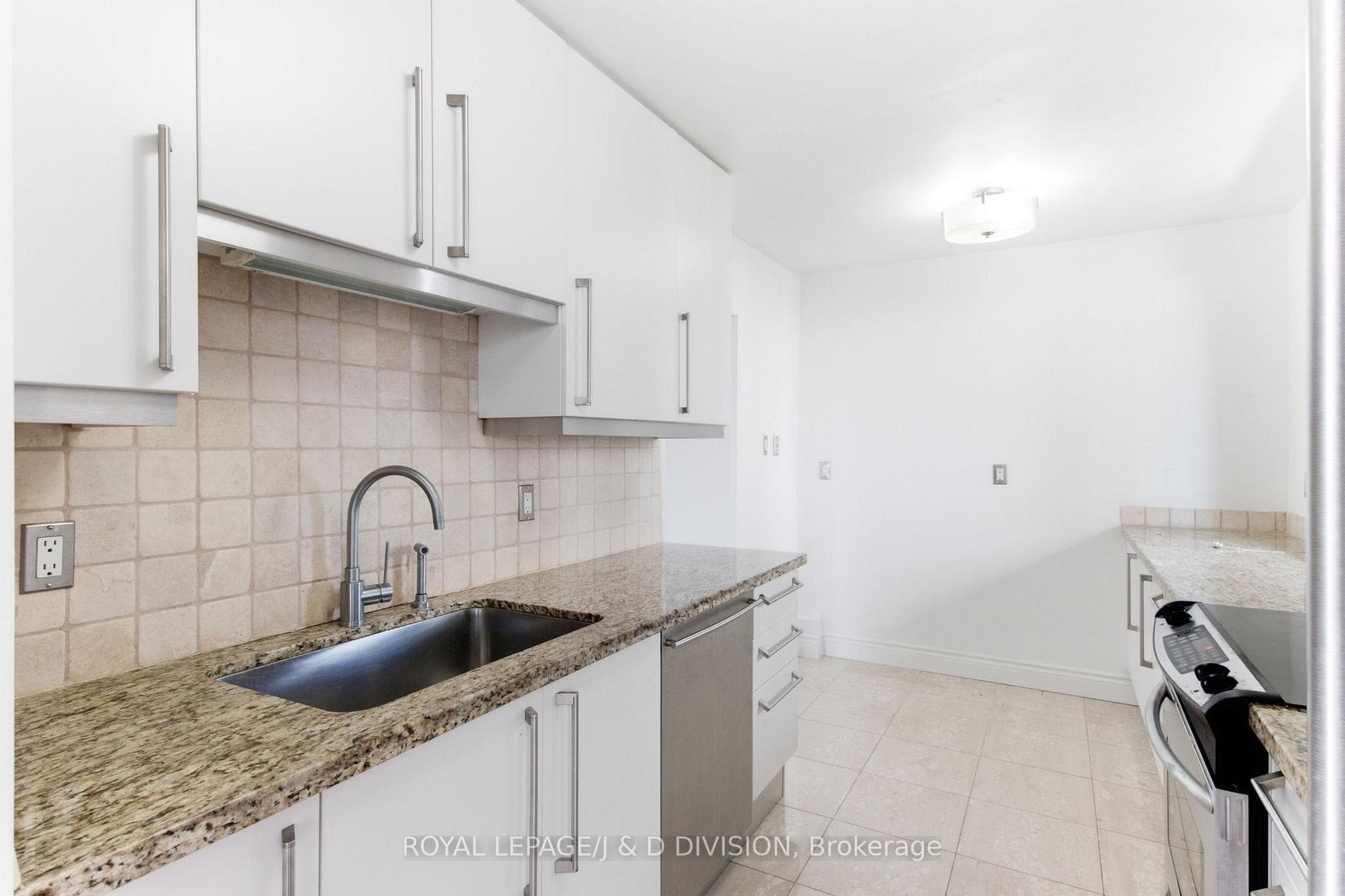 100 Canyon Avenue Unit 701 photo 27