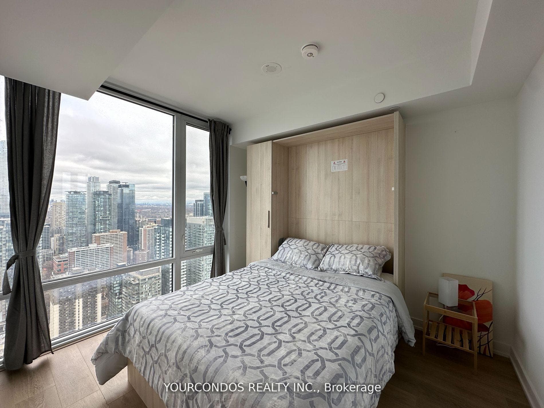 501 Yonge Street Unit 4403 photo 8