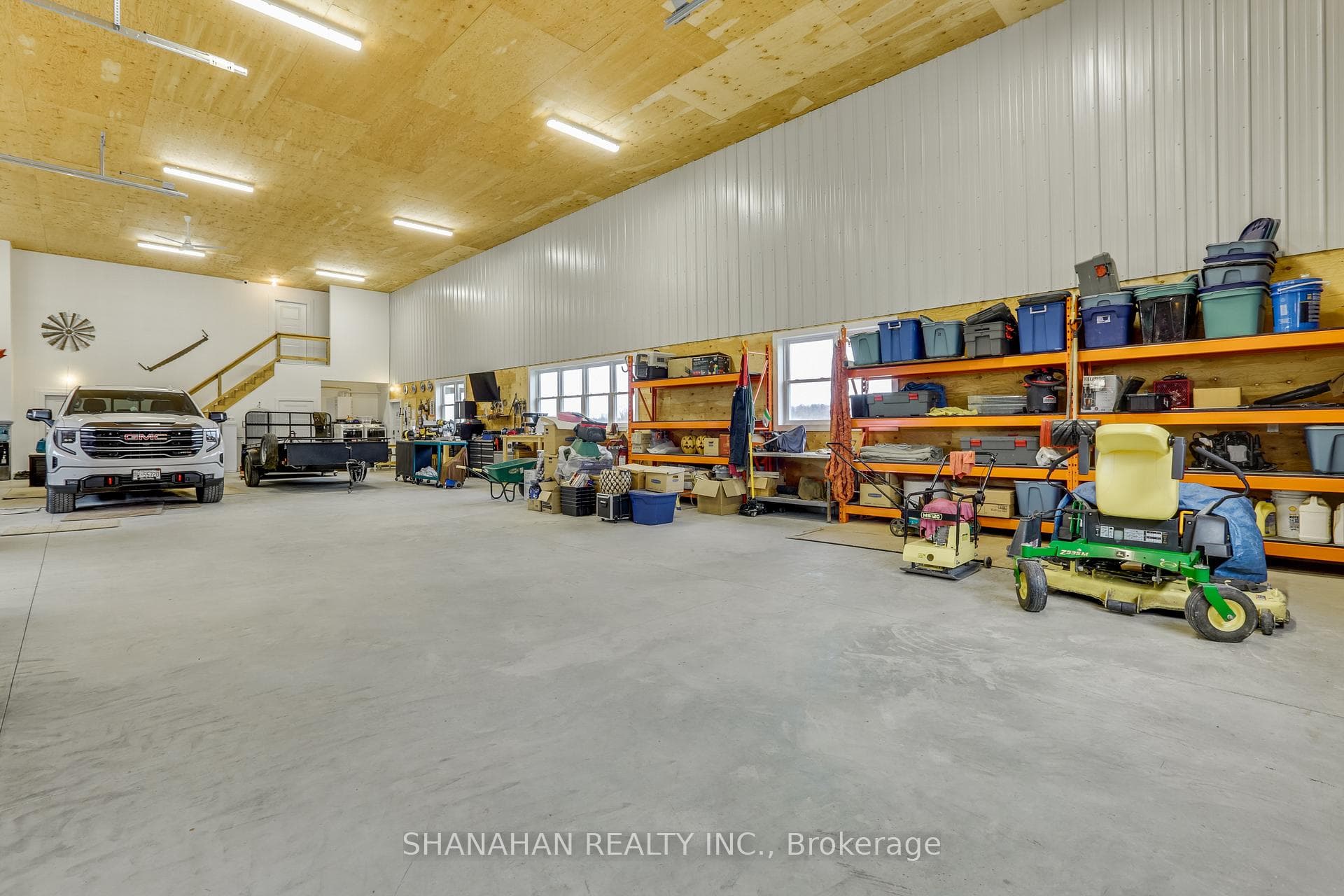 1575 Dobbyn Road photo 30