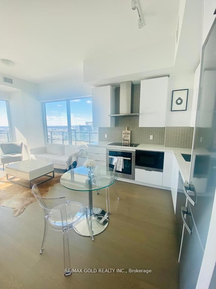 20 Shore Breeze Drive Unit 4501 photo 15