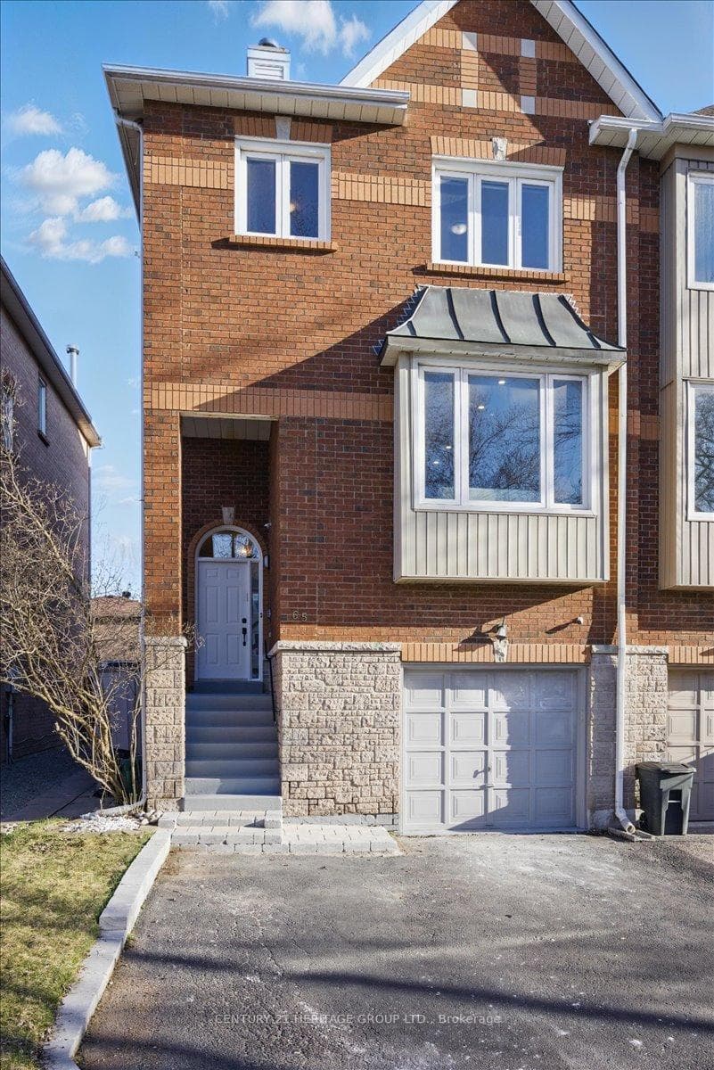 65 Thornway Avenue photo 1