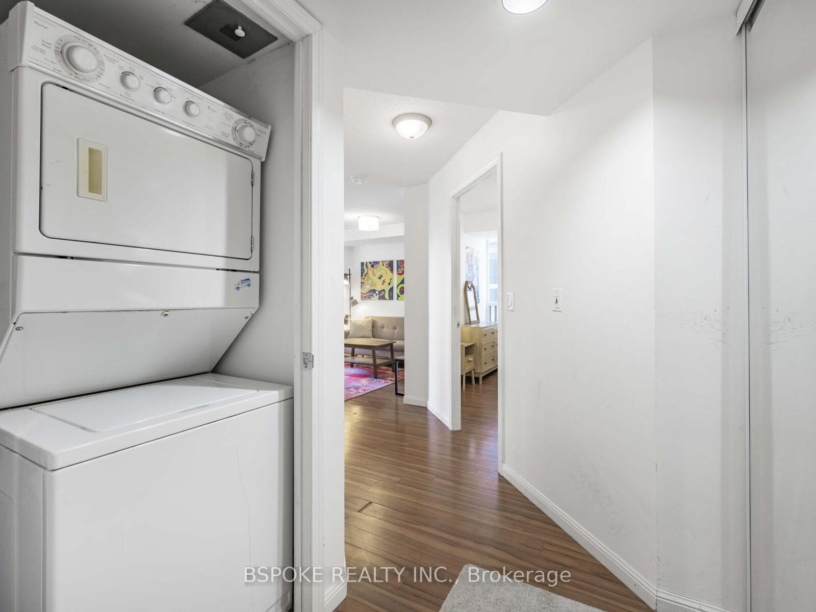 140 Simcoe Street Unit 304 photo 15