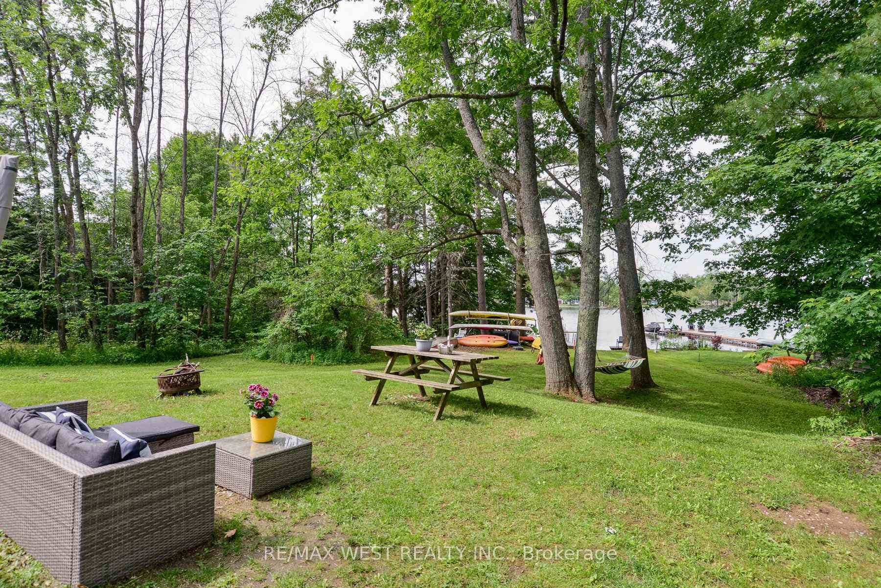 6896 Pentland Lane photo 15