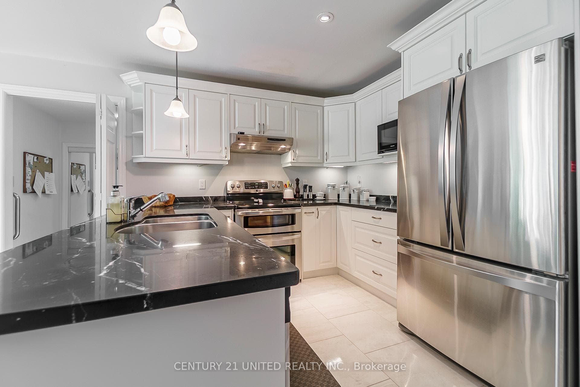 1656 Champlain Drive photo 12