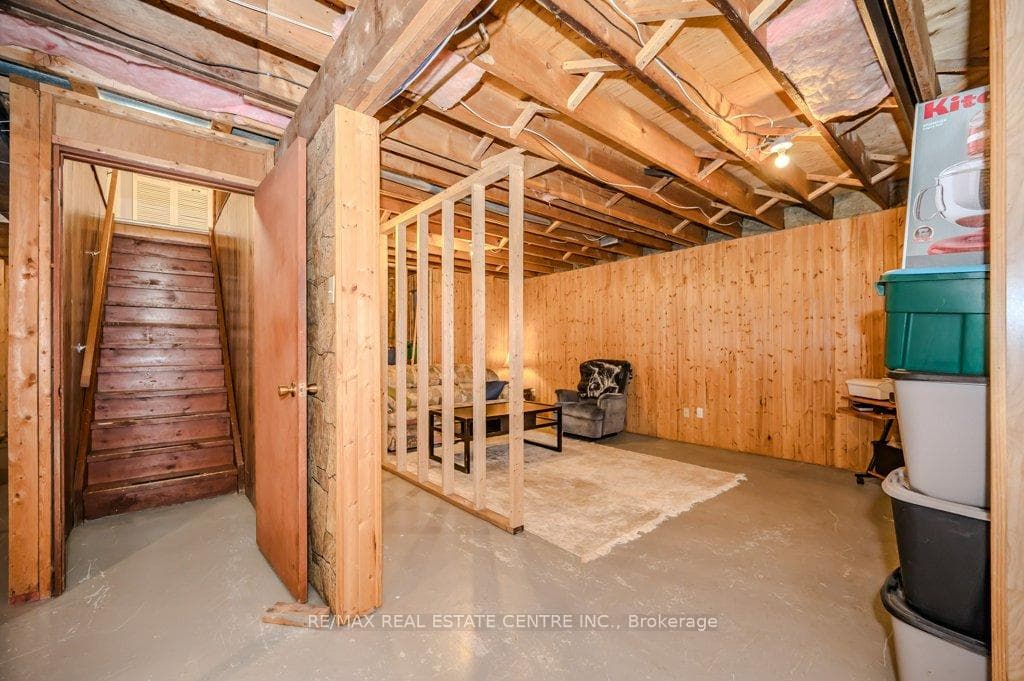 289 Garafraxa Street photo 25