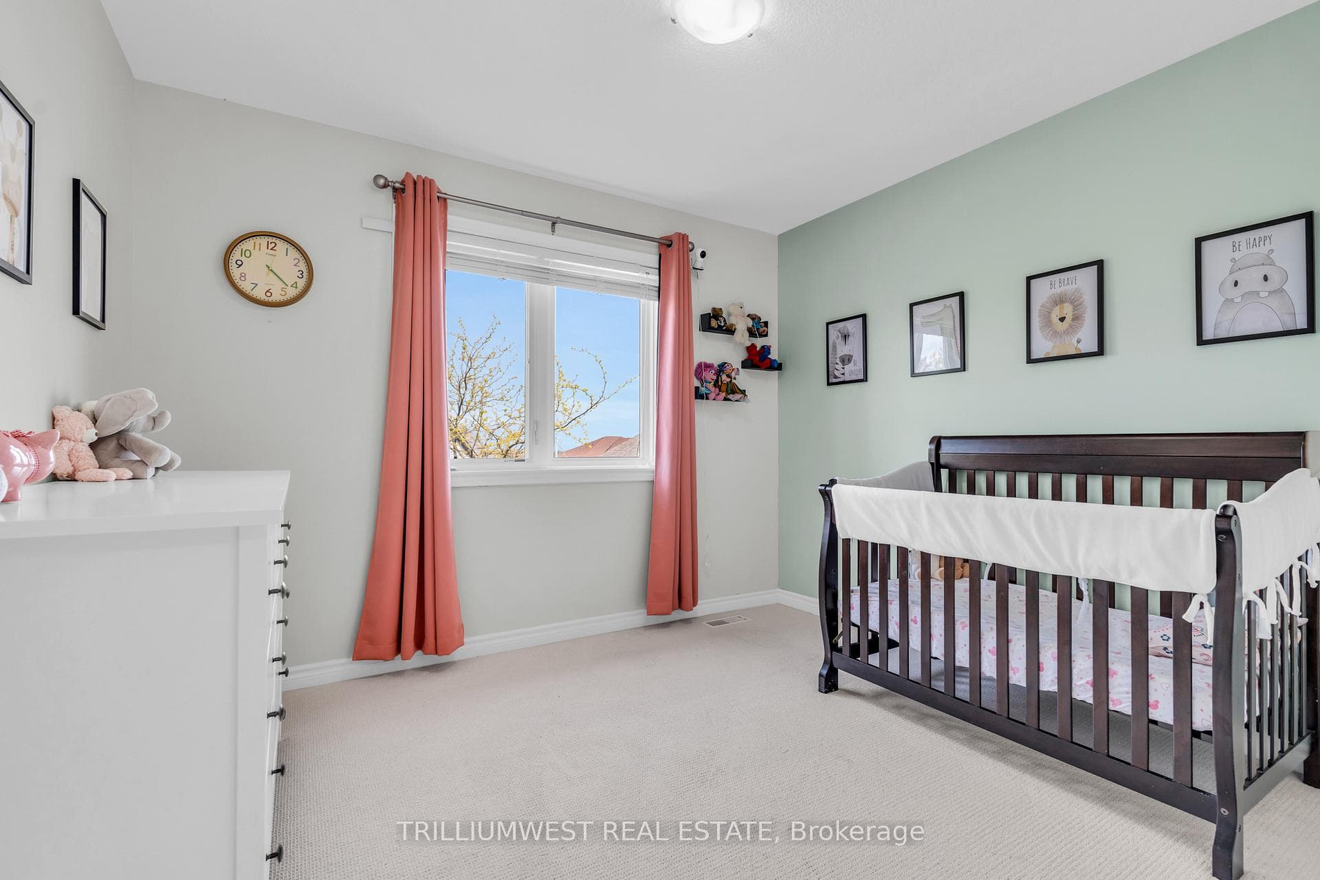 569 ISAIAH Crescent photo 17