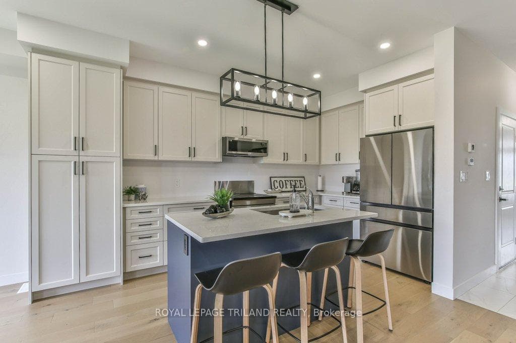 6682 HAYWARD Drive photo 13